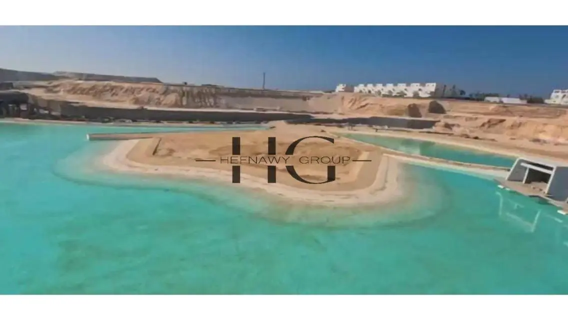 فيلا فاخرة مع حديقة ومسبح خاص للبيع