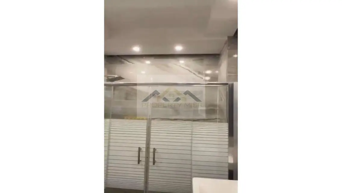 فيلا فاخرة للبيع في موقع مميز