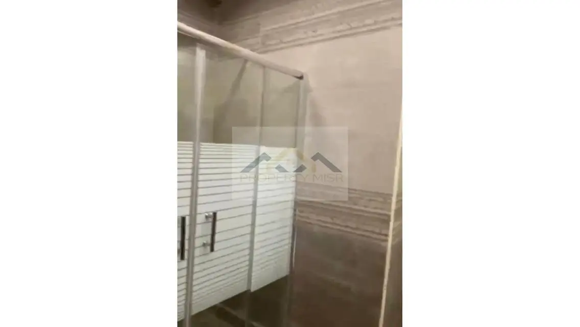 فيلا فاخرة للبيع في موقع مميز
