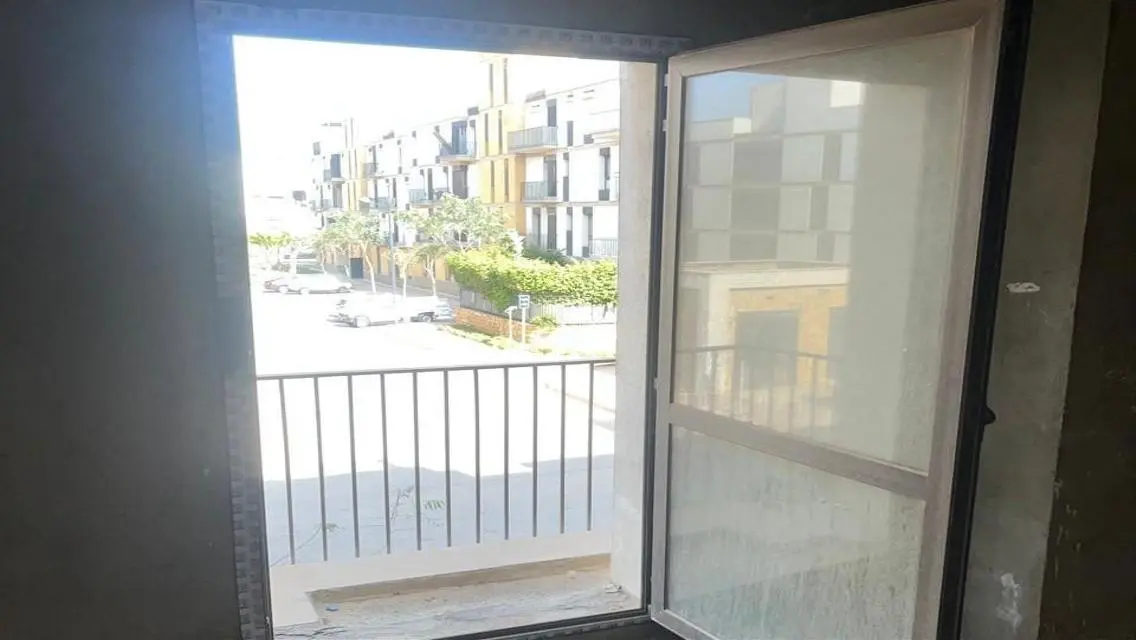 شقة فاخرة للبيع بإطلالة ساحرة على البحيرات