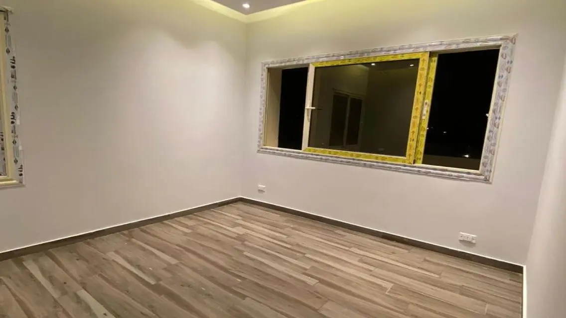 شقة فاخرة للبيع بمساحة 300 متر