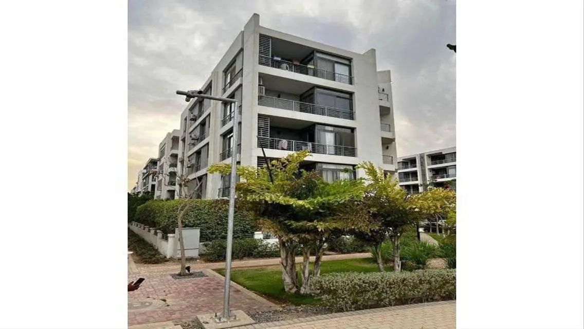 Luxury Apartment for Rent with Lake View