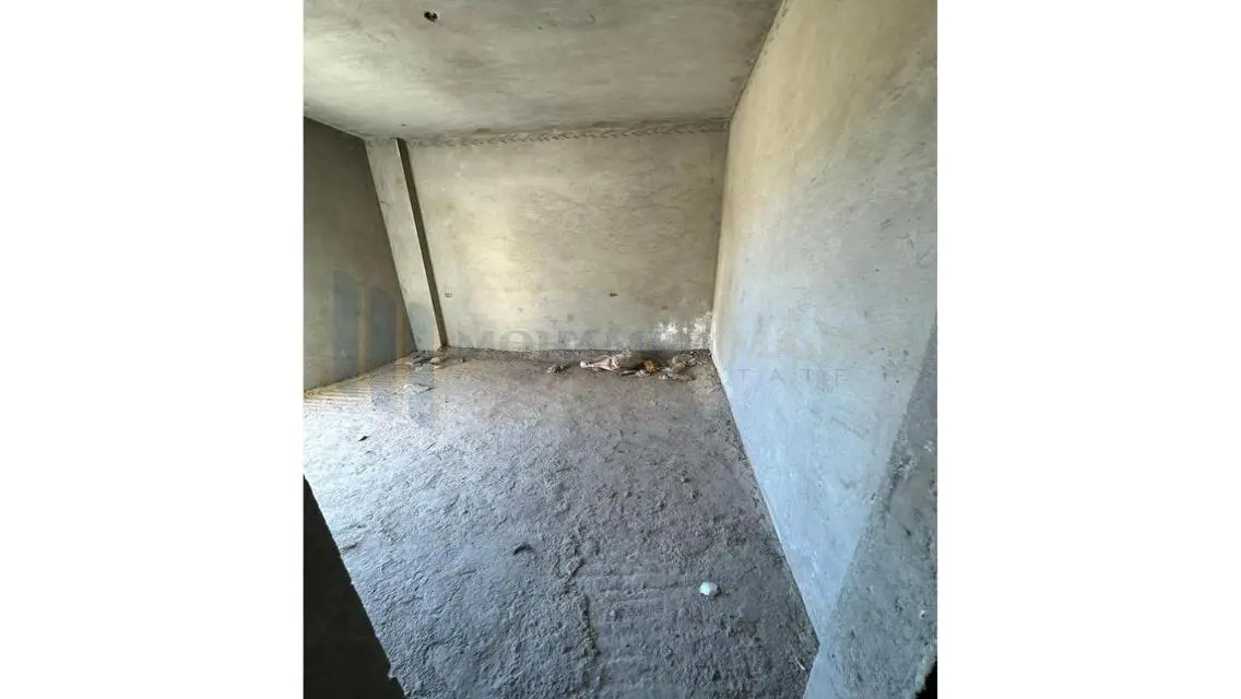 شقة فاخرة للبيع بإطلالة رائعة