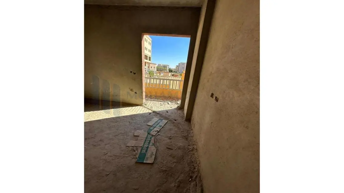 شقة فاخرة للبيع بإطلالة رائعة