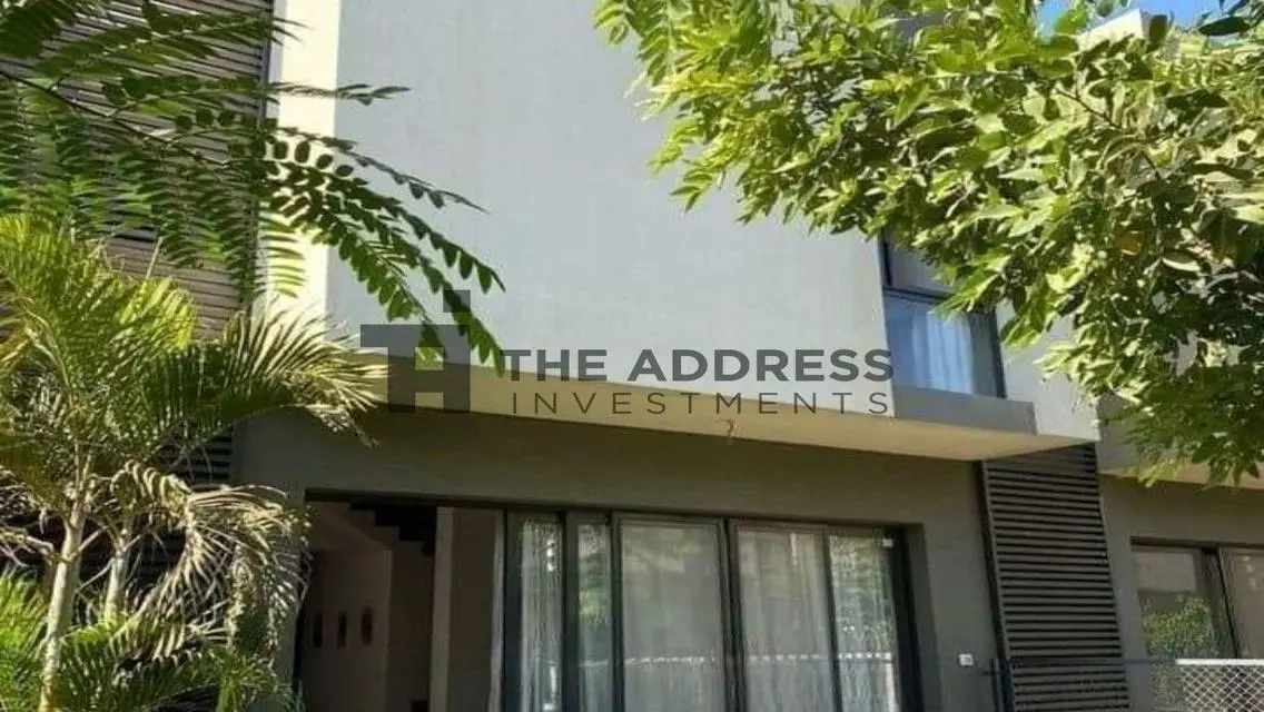 Luxury Villa for Sale in Tatweer Misr with Stunning Views