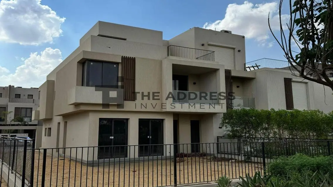 Luxury Villa for Sale in Tatweer Misr with Stunning Views