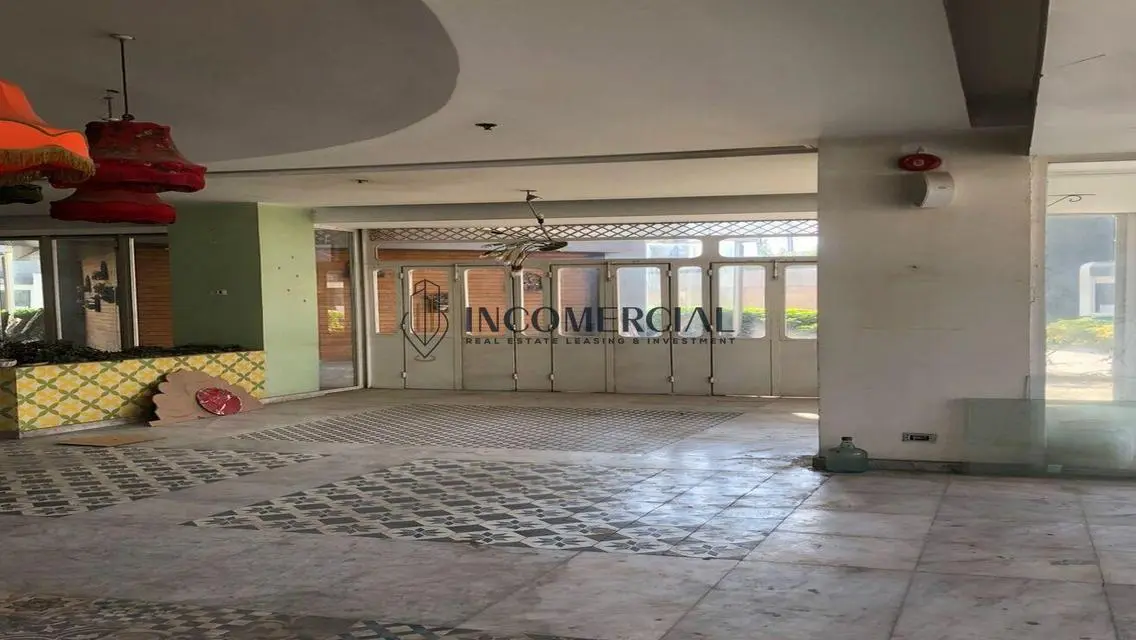 House for Sale: 600 Square Meters with Covered Parking