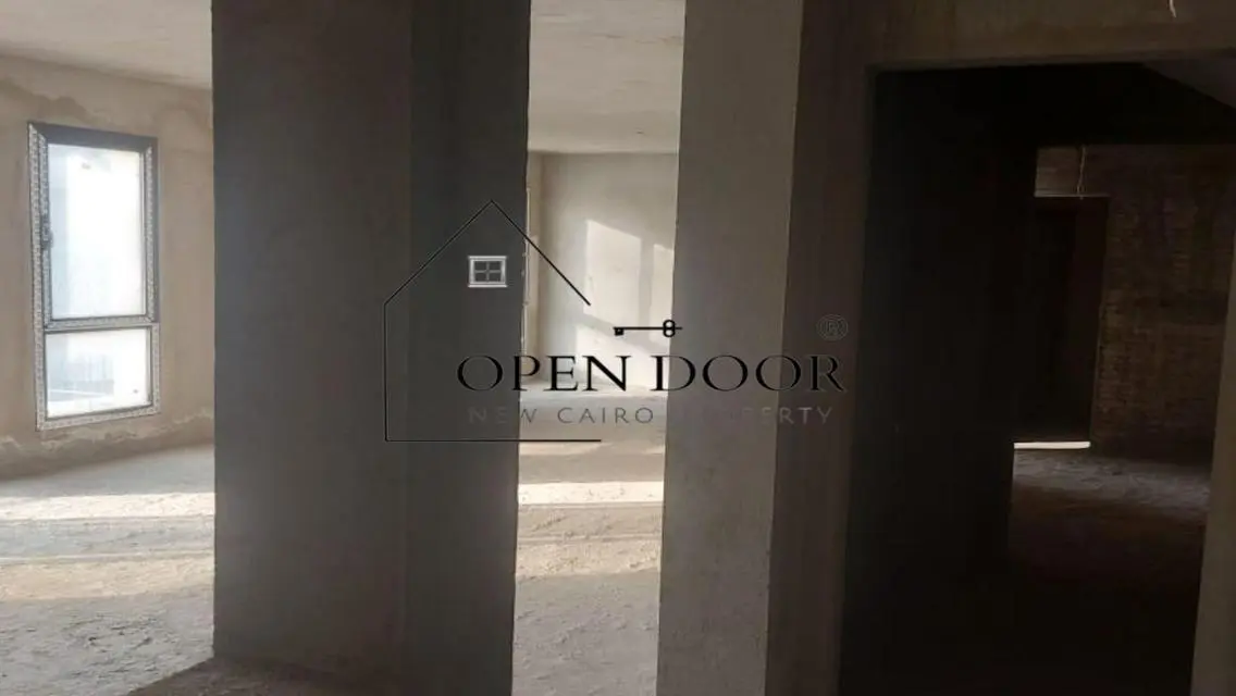 Luxury Apartment with Private Garden and Great Amenities