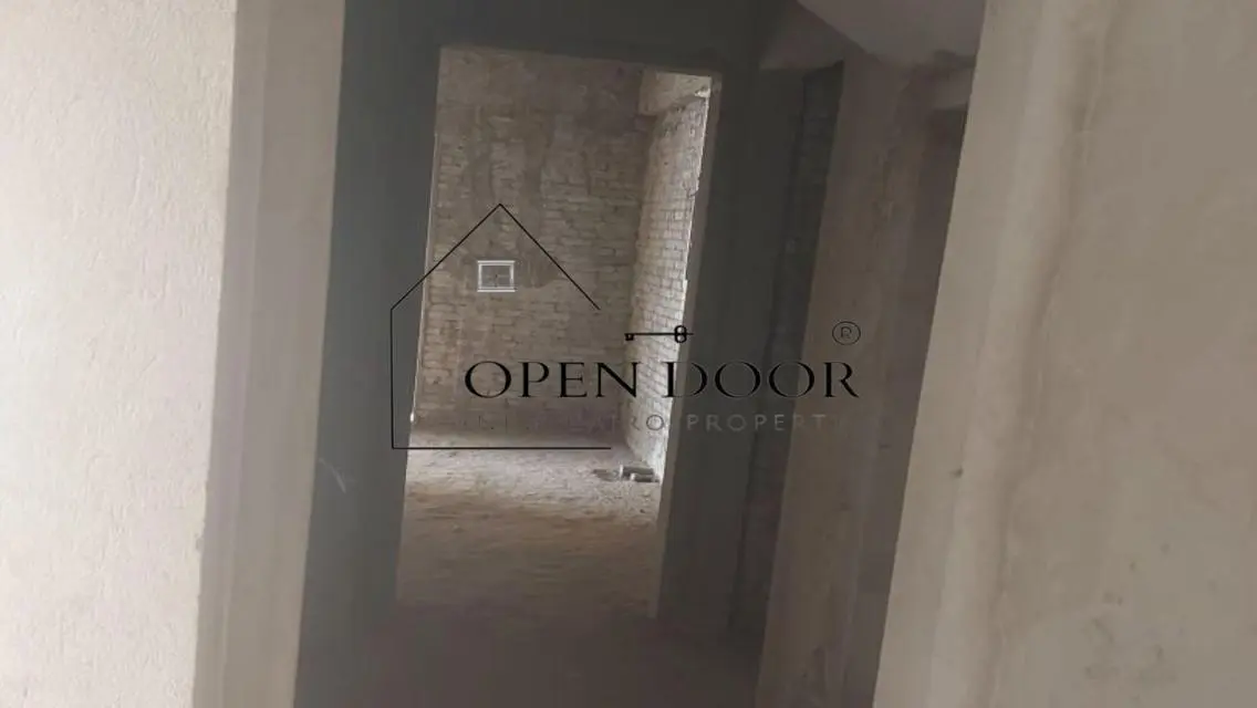 Luxury Apartment with Private Garden and Great Amenities