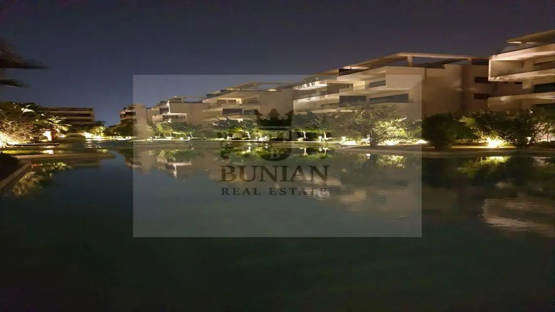 فيلا فاخرة للبيع في دوست ثاني على بحيرات
