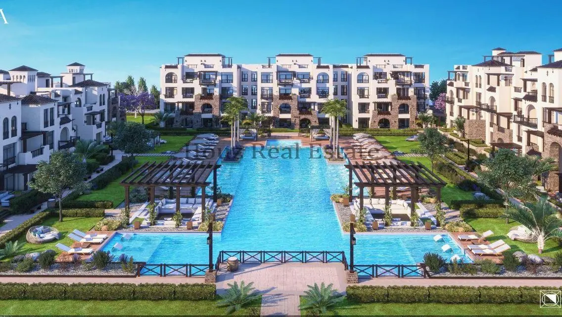 Luxurious Apartment with Stunning Lake View