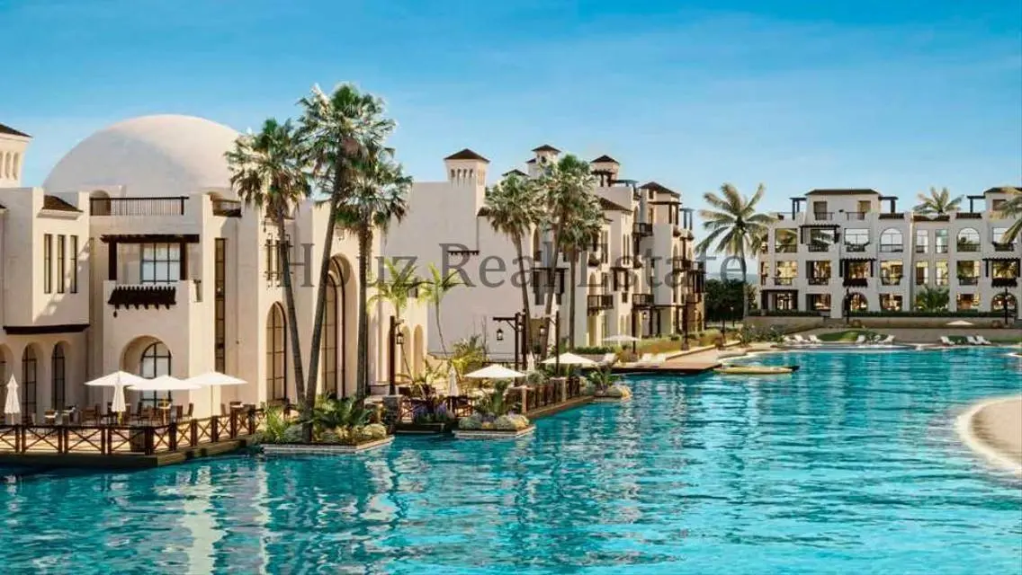 Luxurious Apartment with Stunning Lake View