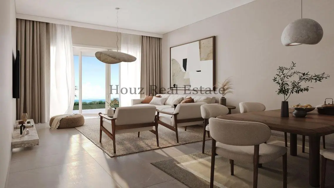 Luxurious Apartment with Stunning Lake View