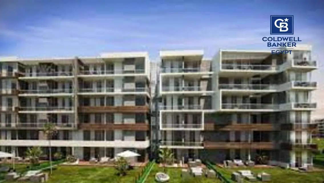 Luxurious Apartment with Balcony and Security Guard
