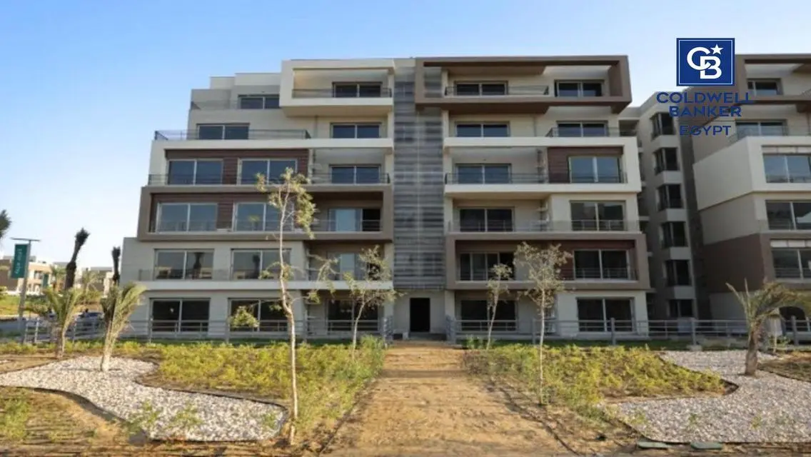 Luxurious Apartment with Balcony and Security Guard