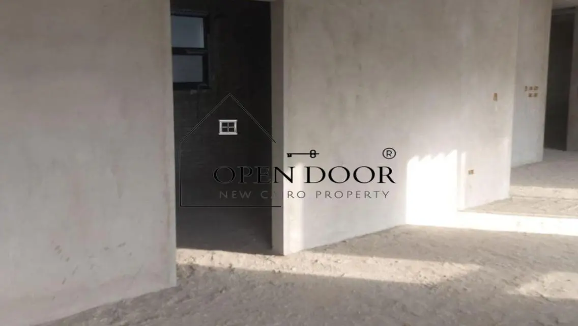 Luxury Estate with Private Garden and Pool in Prime Location