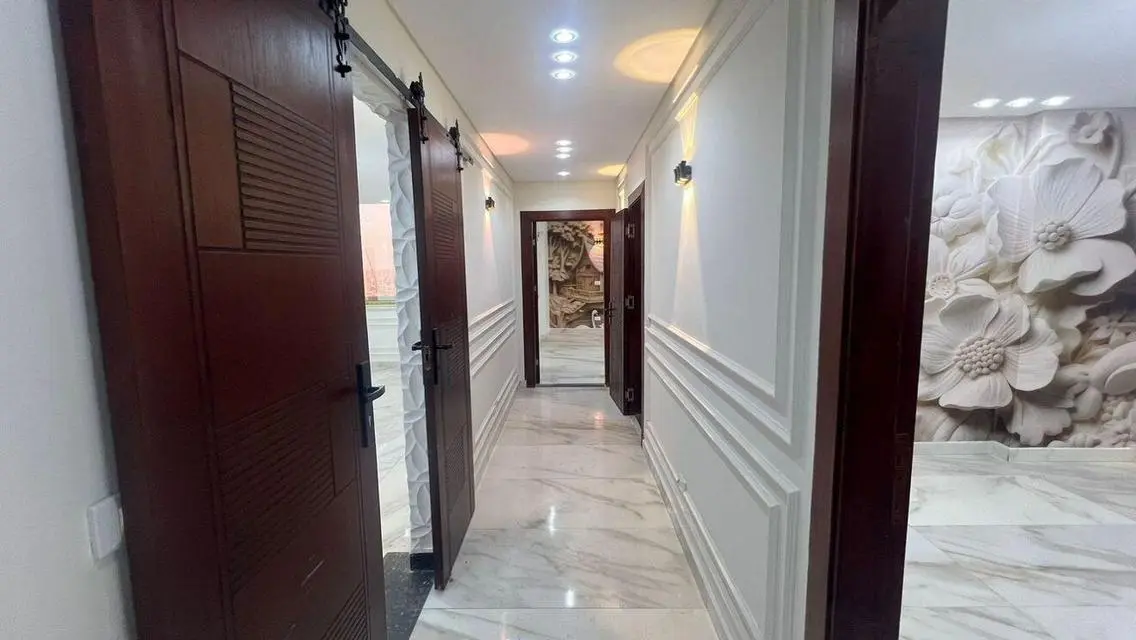 Luxury 3 Bedroom Apartment with Balcony