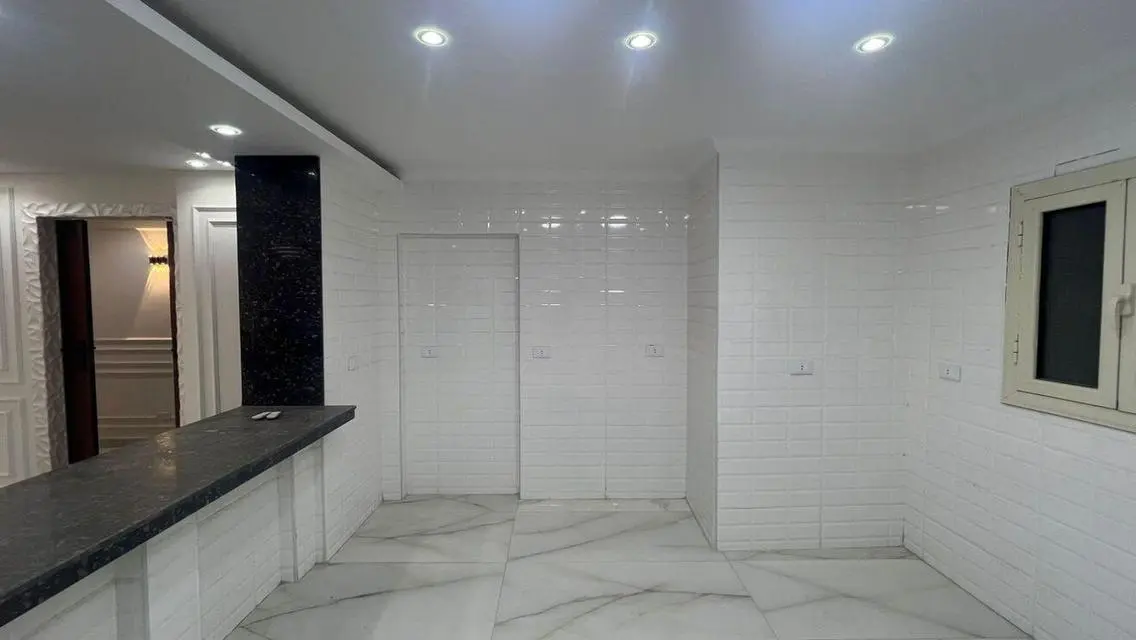 Luxury 3 Bedroom Apartment with Balcony