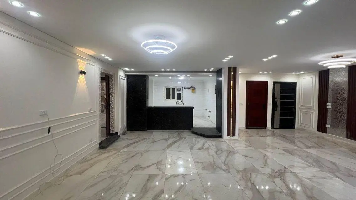 Luxury 3 Bedroom Apartment with Balcony
