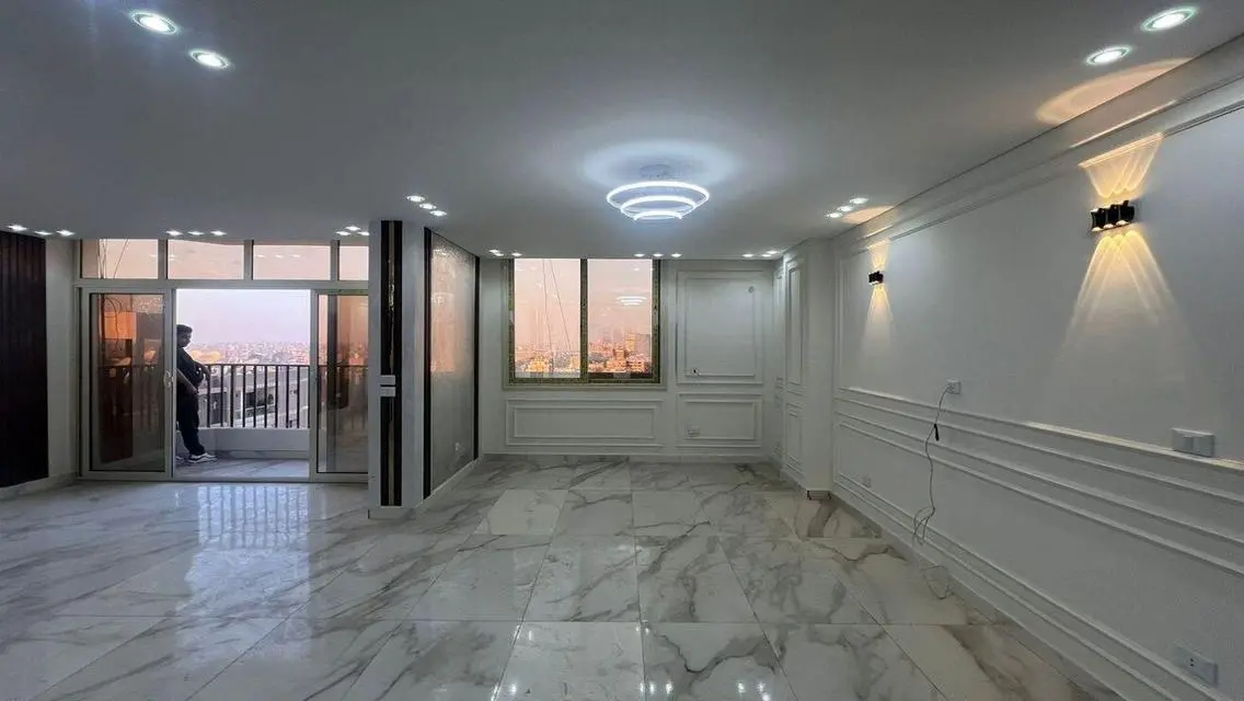 Luxury 3 Bedroom Apartment with Balcony