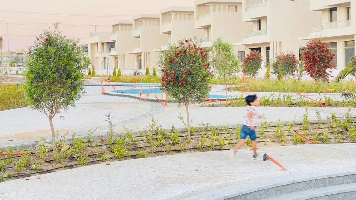 عقار فخم للبيع مع إطلالات رائعة