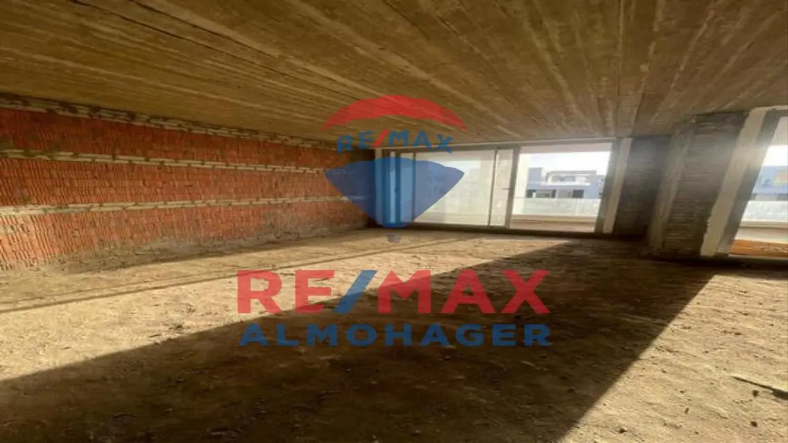 Luxury Apartment for Sale with Spacious Layout and Stunning Views