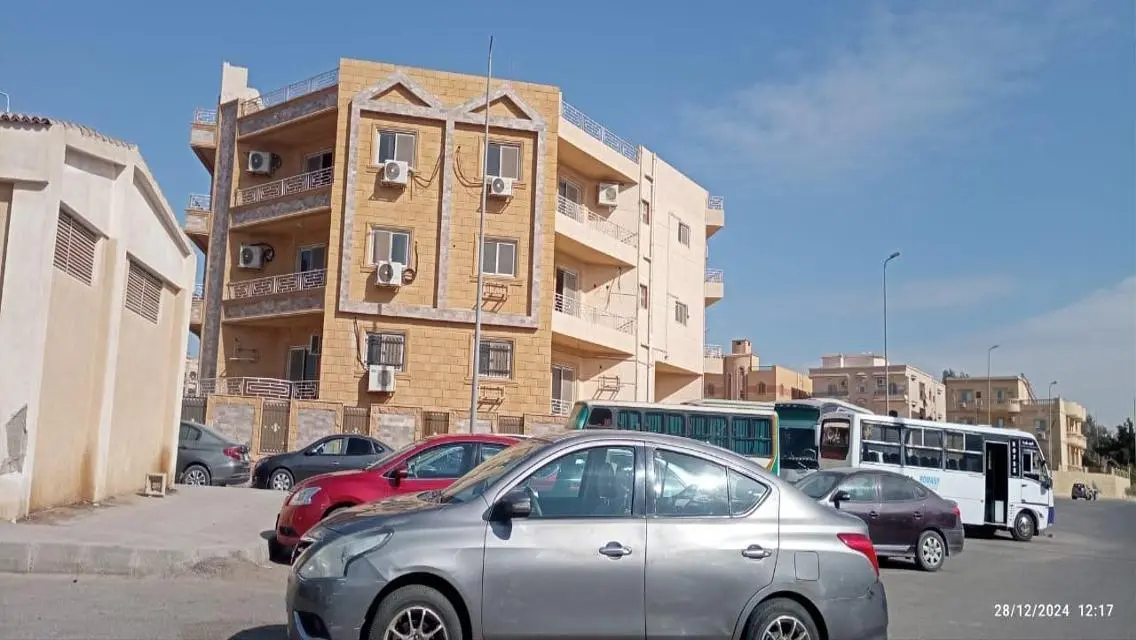 شقة فاخرة بمساحة 300 متر للبيع