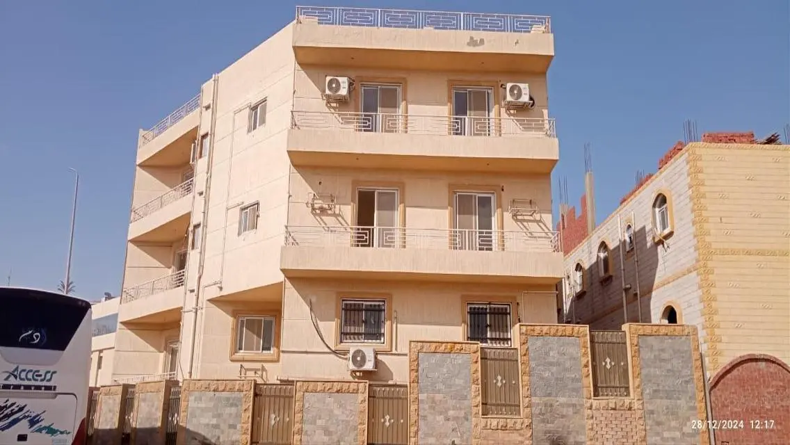 شقة فاخرة بمساحة 300 متر للبيع