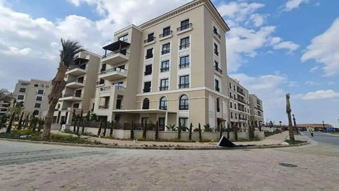 Luxury Apartment for Sale with Scenic Lake View