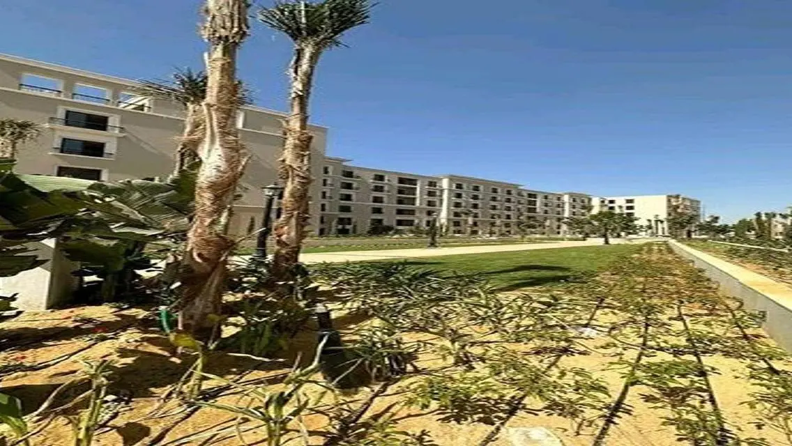 Luxury Apartment for Sale with Scenic Lake View