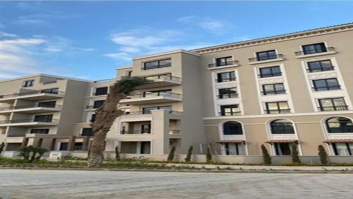 Luxury Apartment for Sale with Scenic Lake View