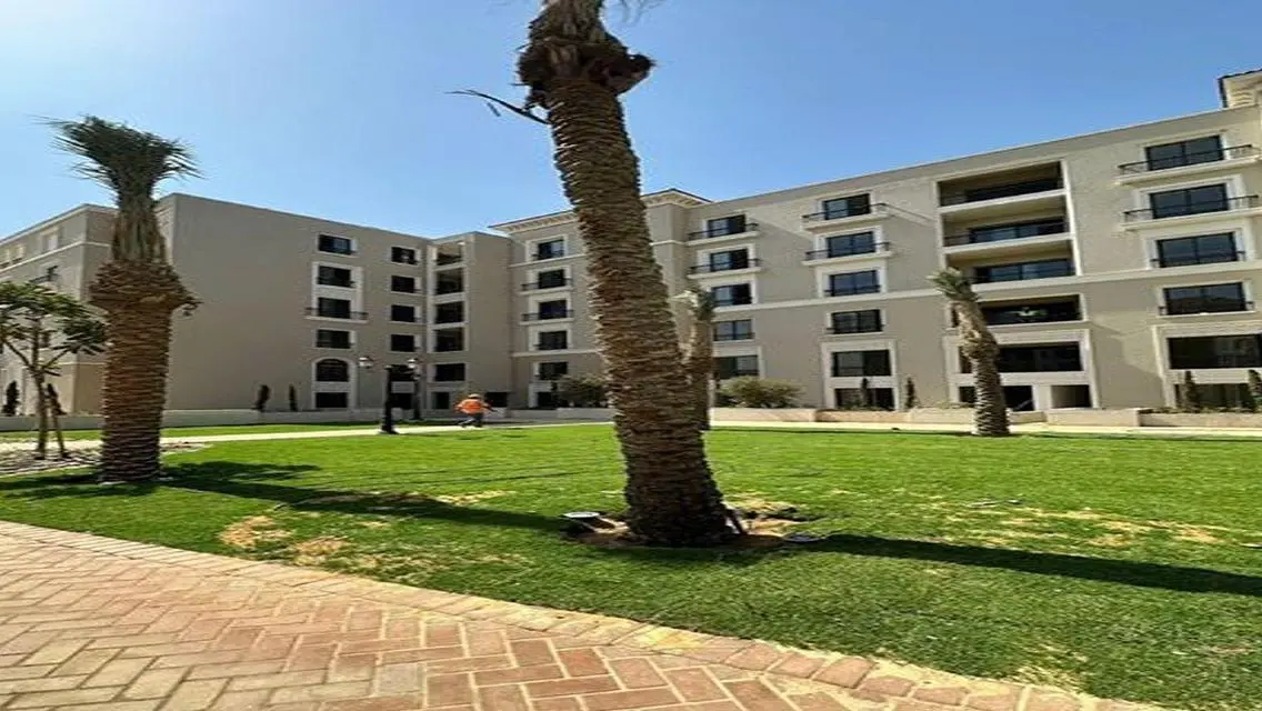 Luxury Apartment for Sale with Scenic Lake View
