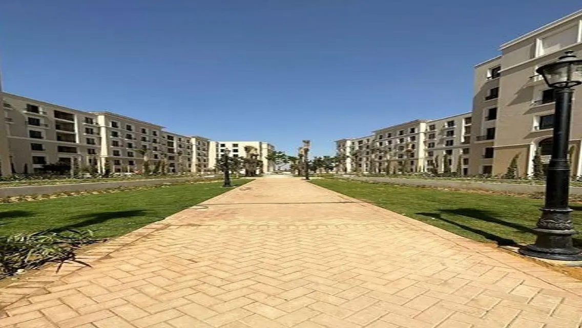 Luxury Apartment for Sale with Scenic Lake View