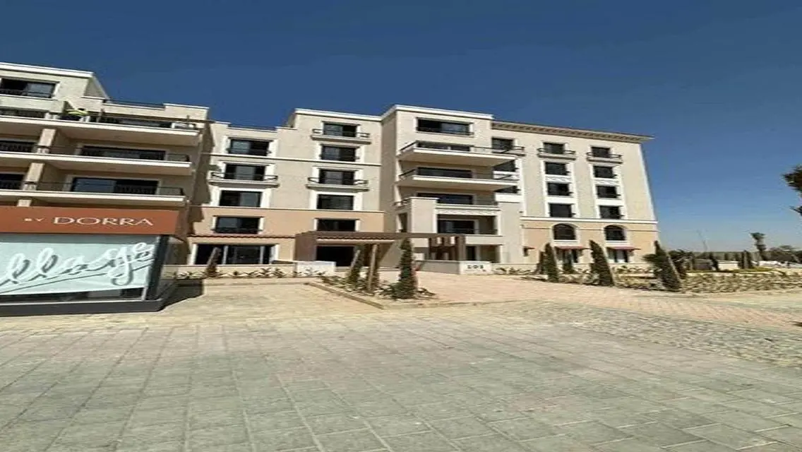 Luxury Apartment for Sale with Scenic Lake View