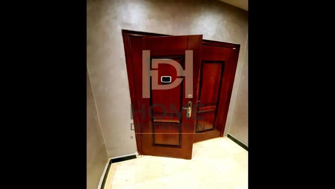 فيلا فاخرة للبيع بمساحة 262 متر