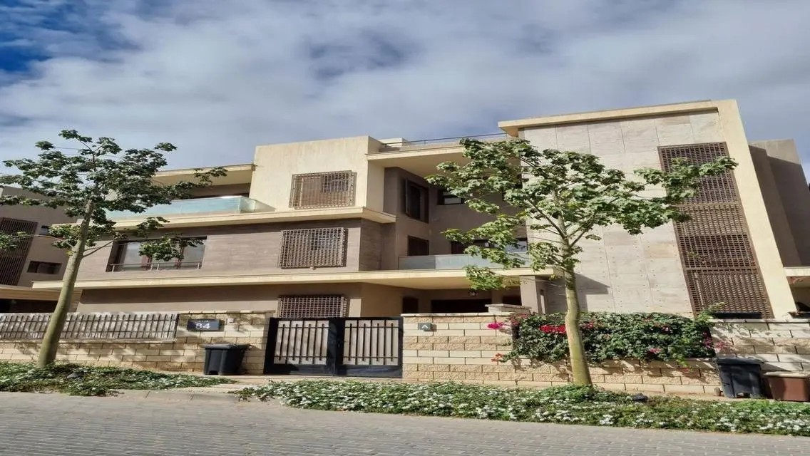 Luxury Apartment with Private Garden and Pool in Prime Location