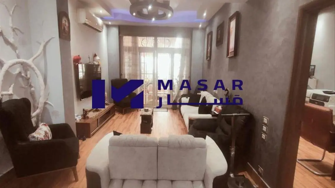 شقة فاخرة بأمن 24 ساعة غرف متعددة ومساحة واسعة