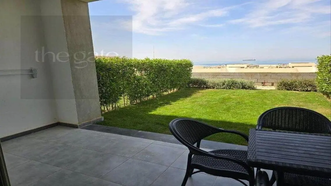 فيلا رائعة للبيع في اللجانو - الجلالة