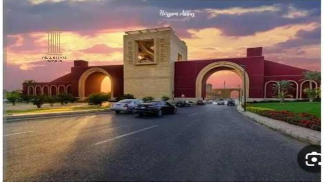 شقة فاخرة للبيع في B12-74 مع شرفة وحارس أمن