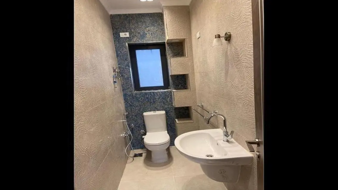 Luxury Apartment for Sale with Stunning Lake View