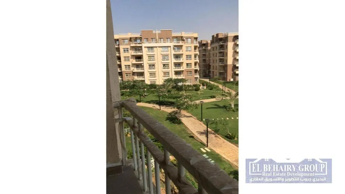 شقة ممتازة للبيع في B11
