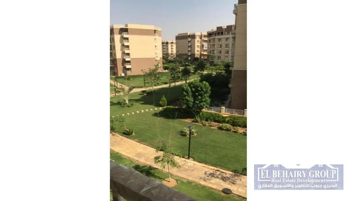 شقة ممتازة للبيع في B11
