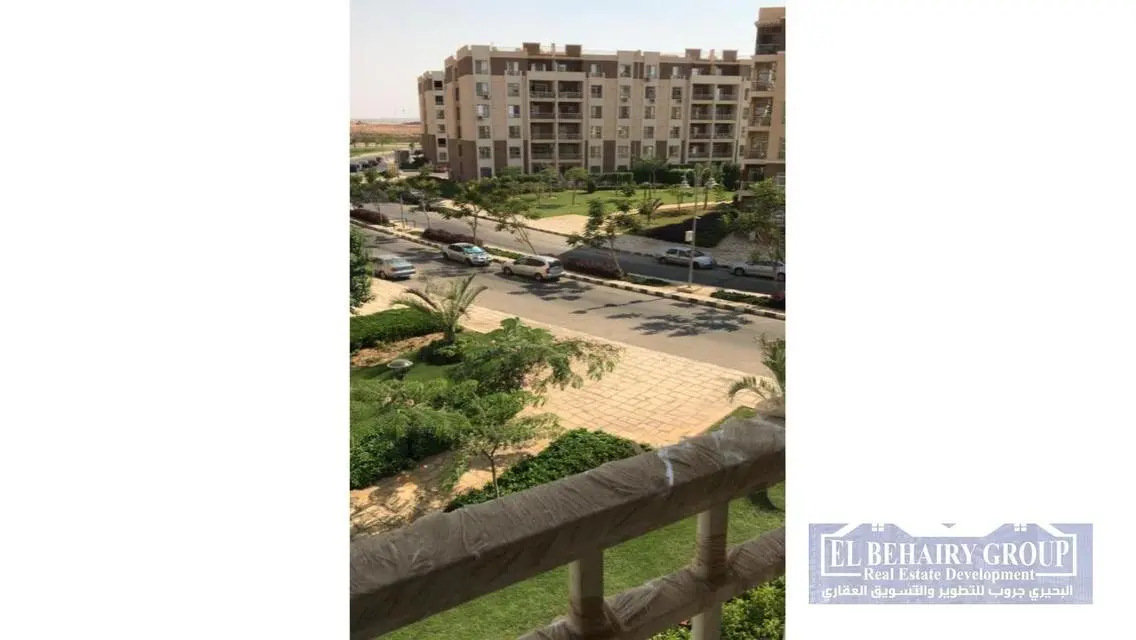 شقة ممتازة للبيع في B11