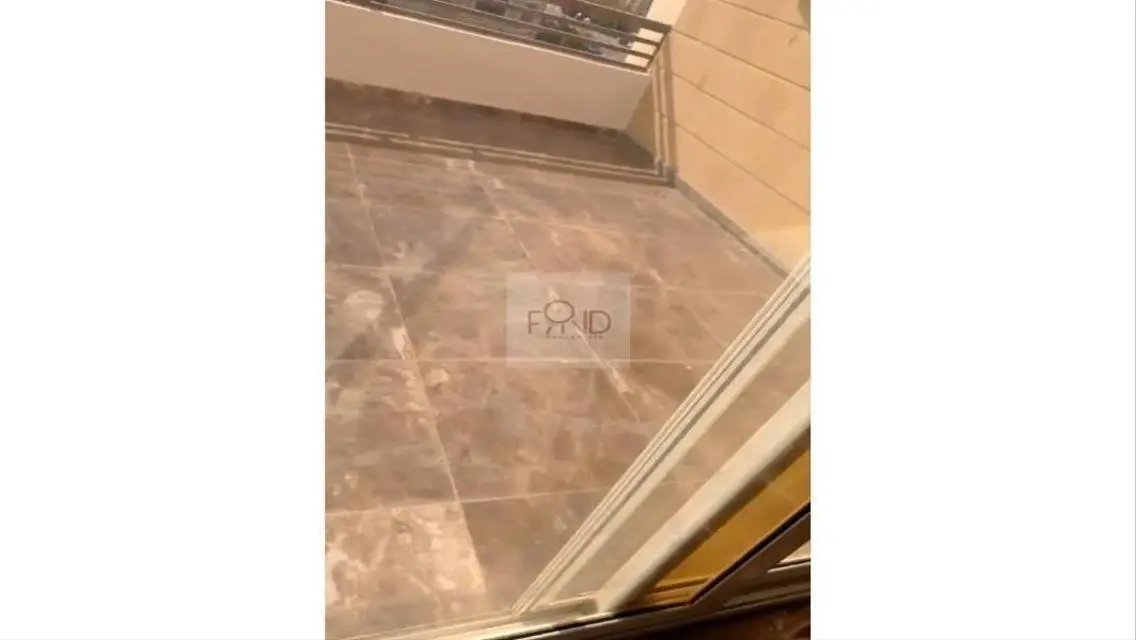 Luxury Apartment for Rent with Study Room and Balcony