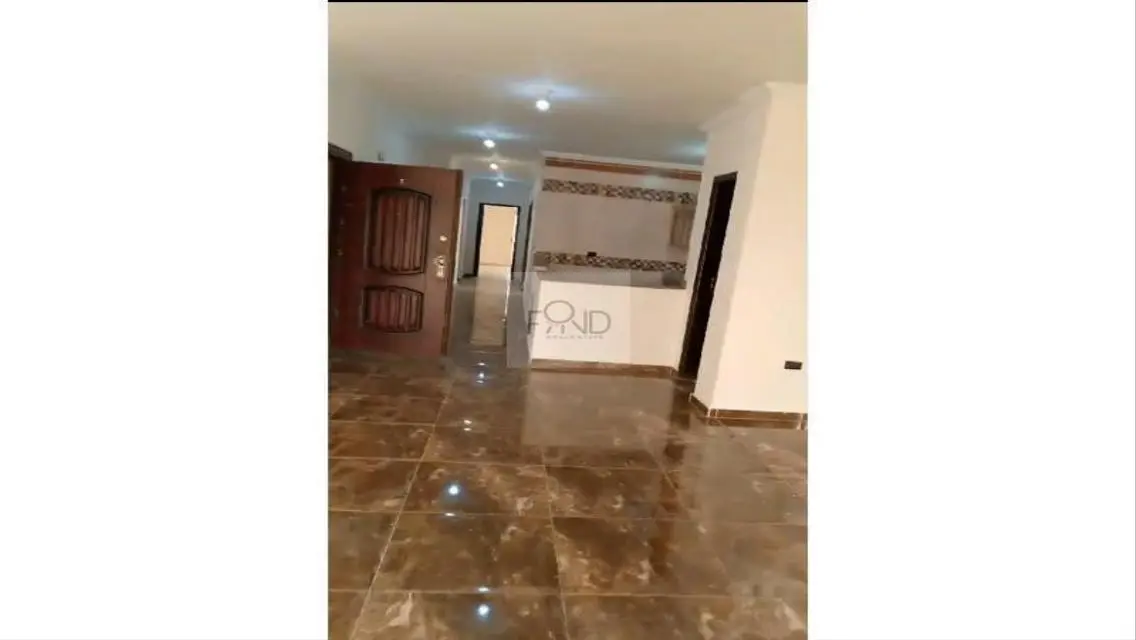 Luxury Apartment for Rent with Study Room and Balcony