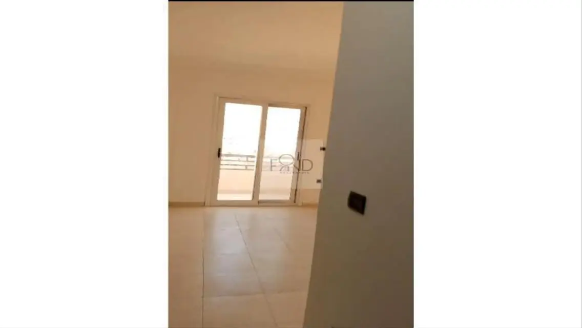 Luxury Apartment for Rent with Study Room and Balcony