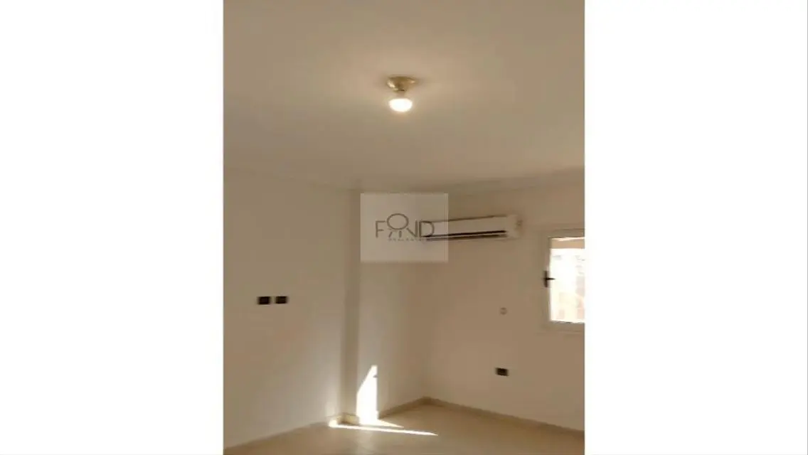 Luxury Apartment for Rent with Study Room and Balcony