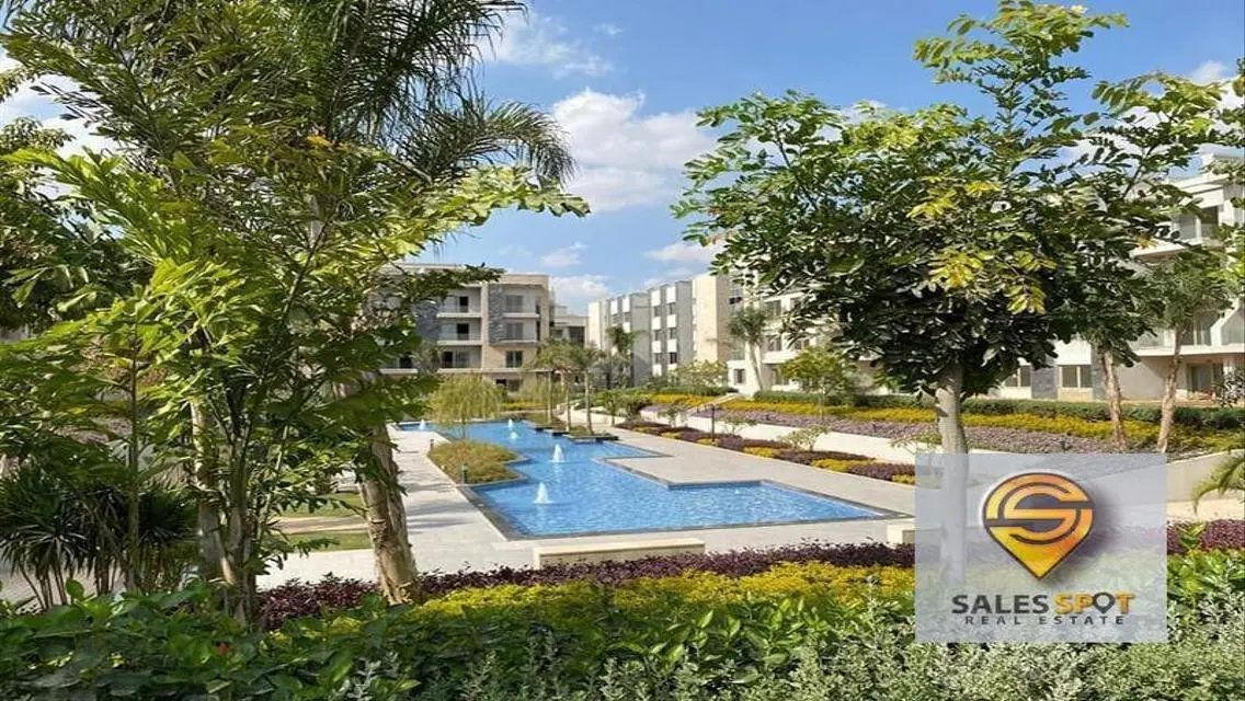Luxury Apartment with Stunning Lake View