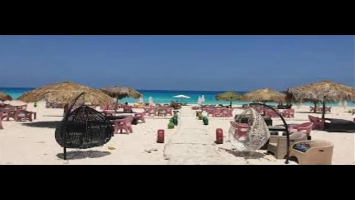 فيلا فاخرة للبيع بجانب البحيرات