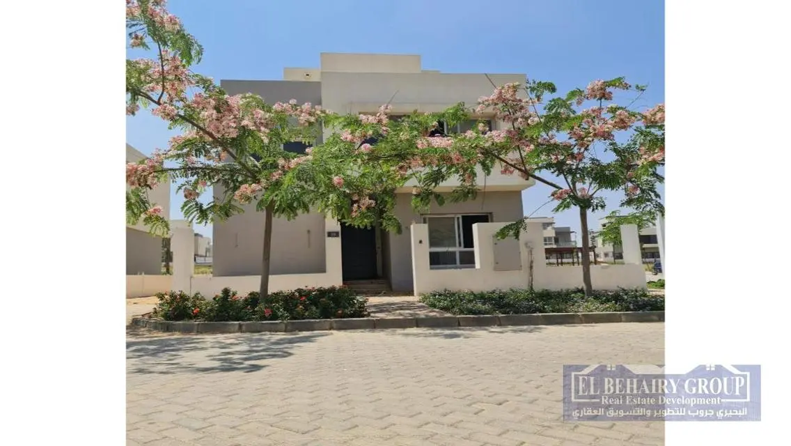 Luxury Property for Sale with Expansive Space
